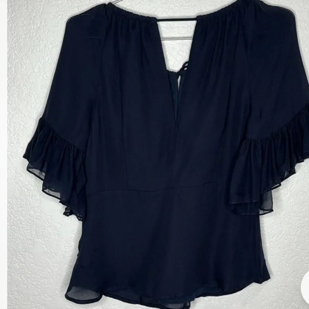 Cinq à Sept silk Daria Split Neck Blue Blouse with Pink Embroidery extra small - Picture 10 of 10